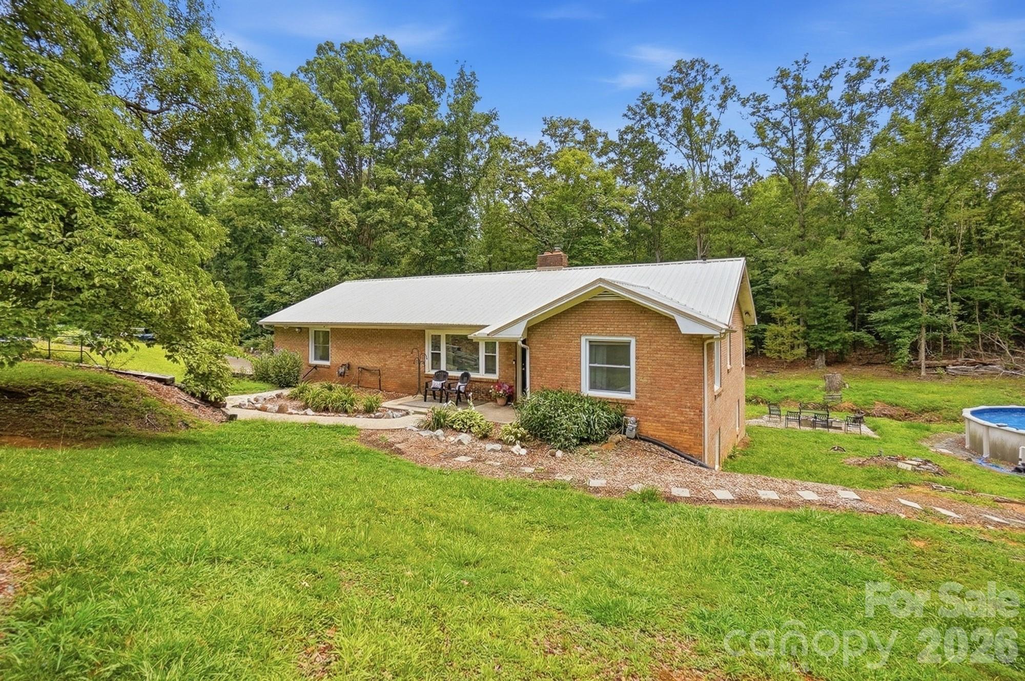 1021 Wedgewood Road