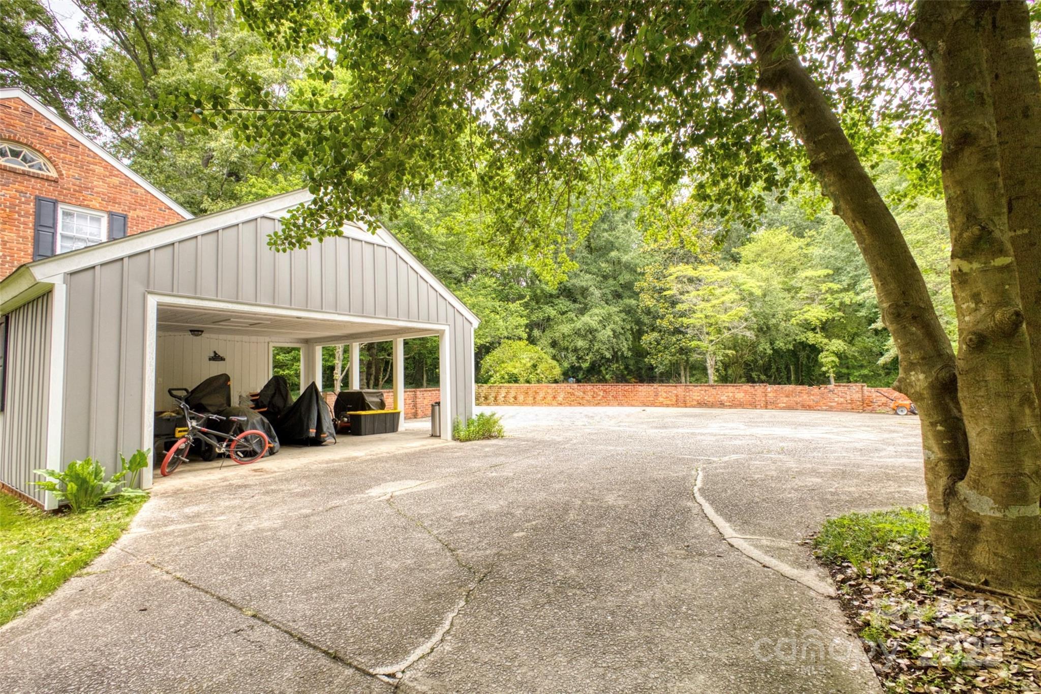 Forest Hills - Residential