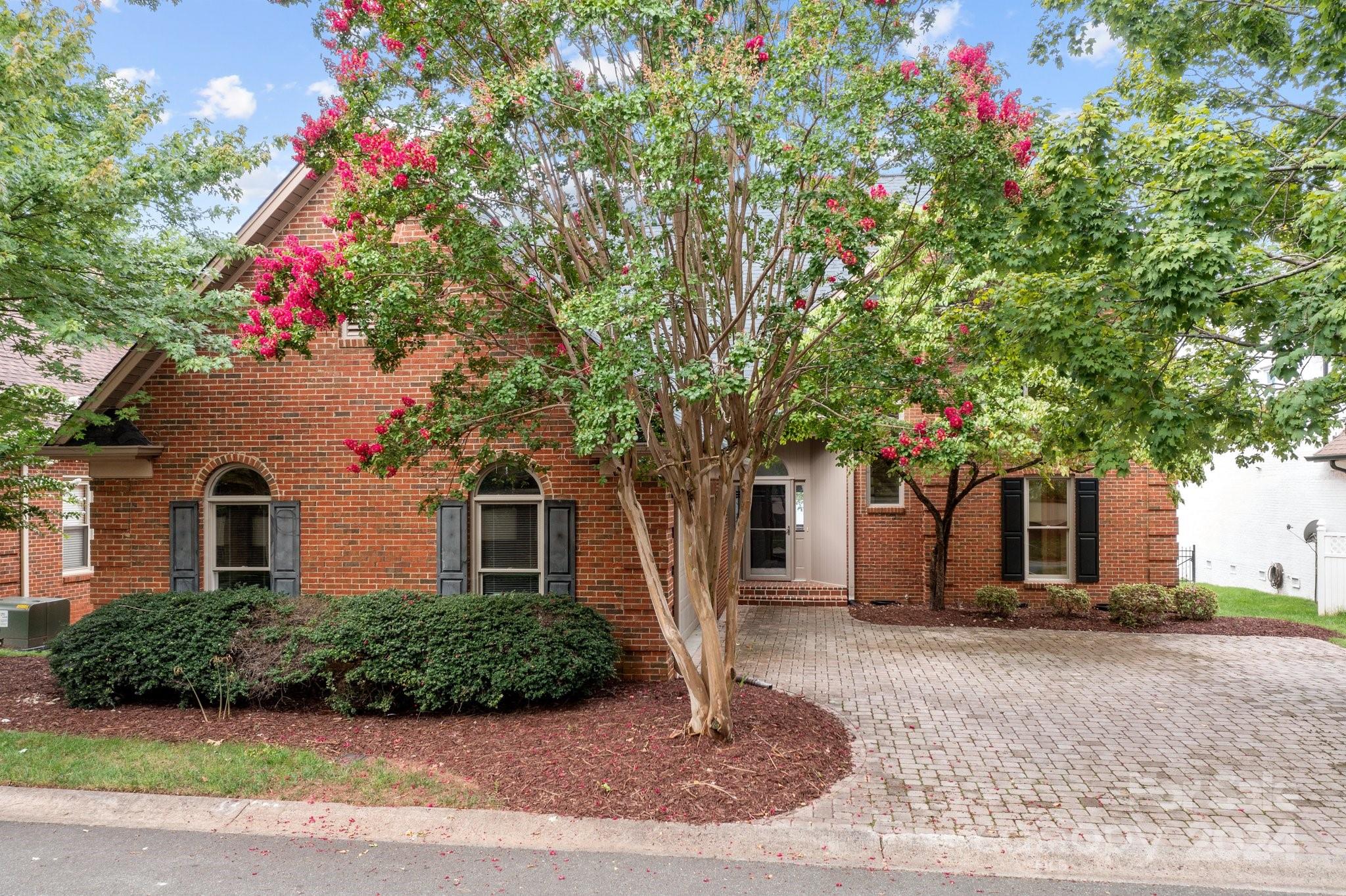 100 Norman Place - Residential