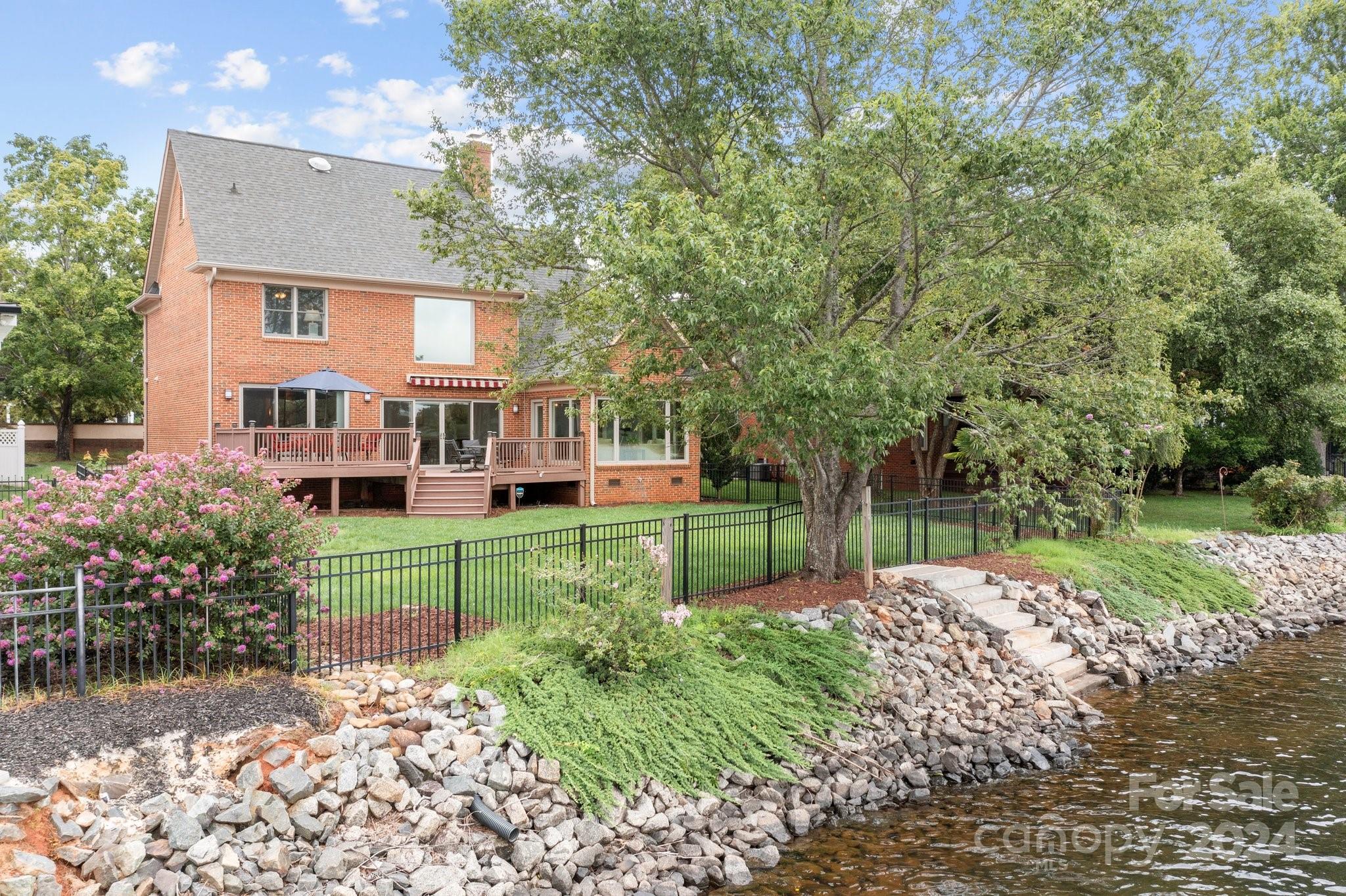 100 Norman Place - Residential