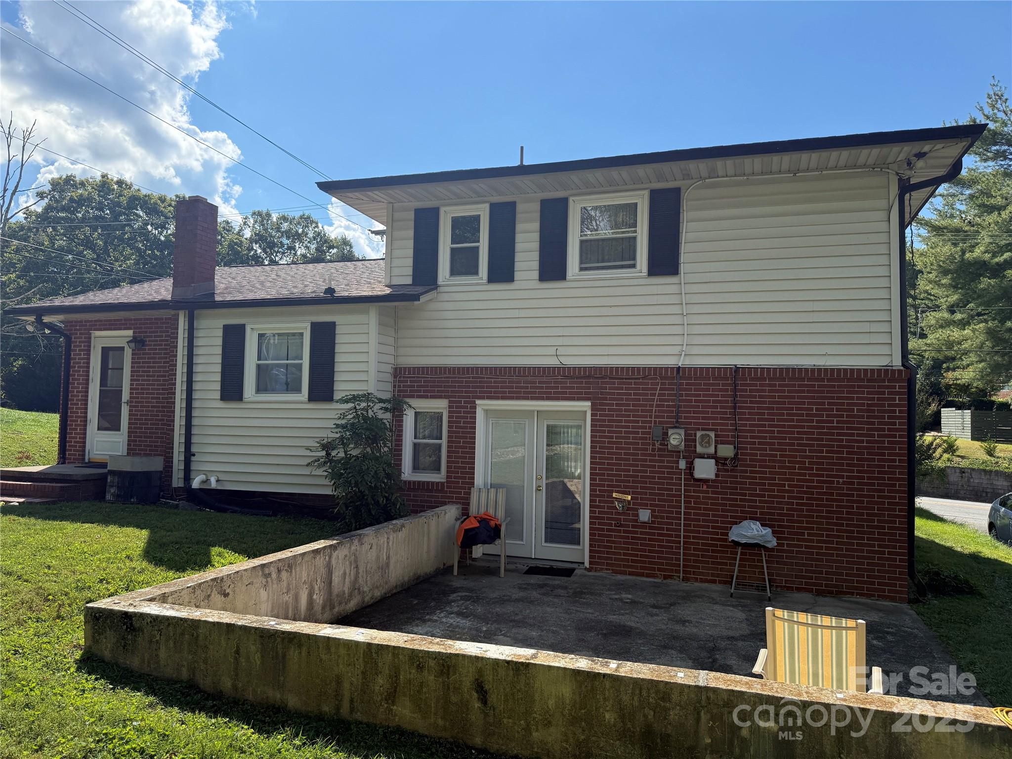 1102 N Justice Street