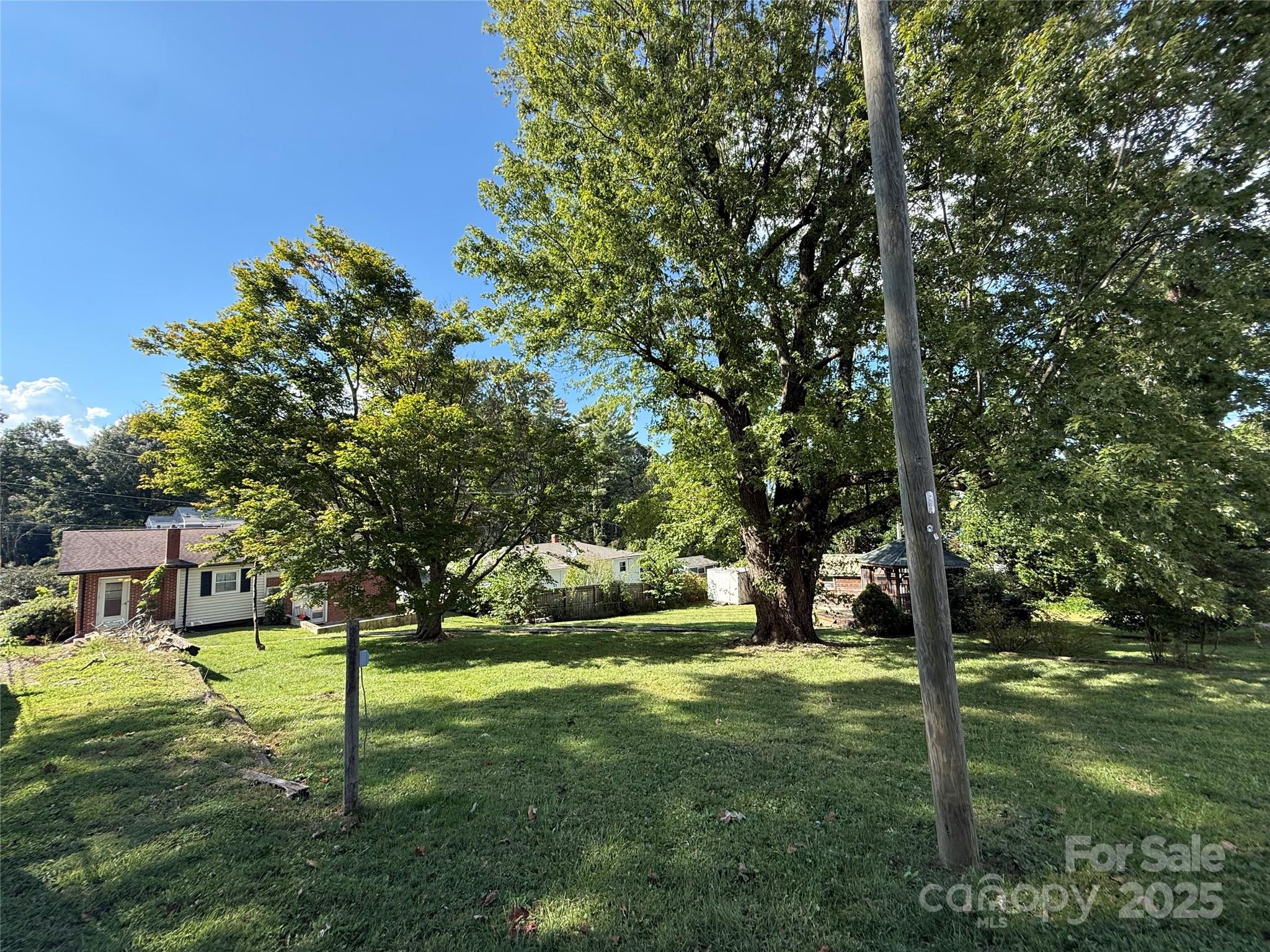 1102 N Justice Street