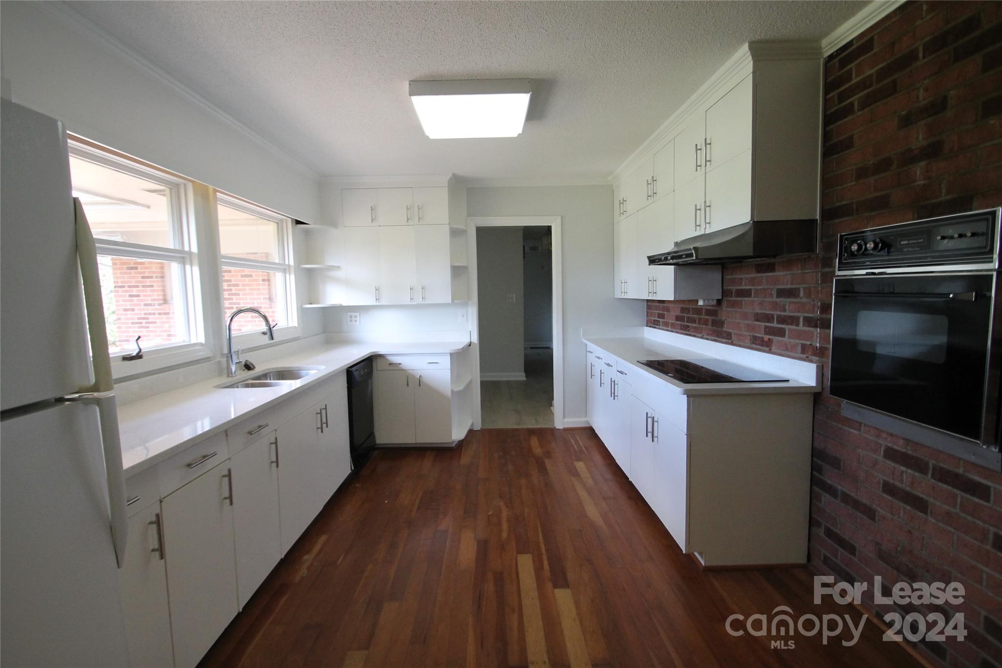 Country Club Estates - Residential Lease