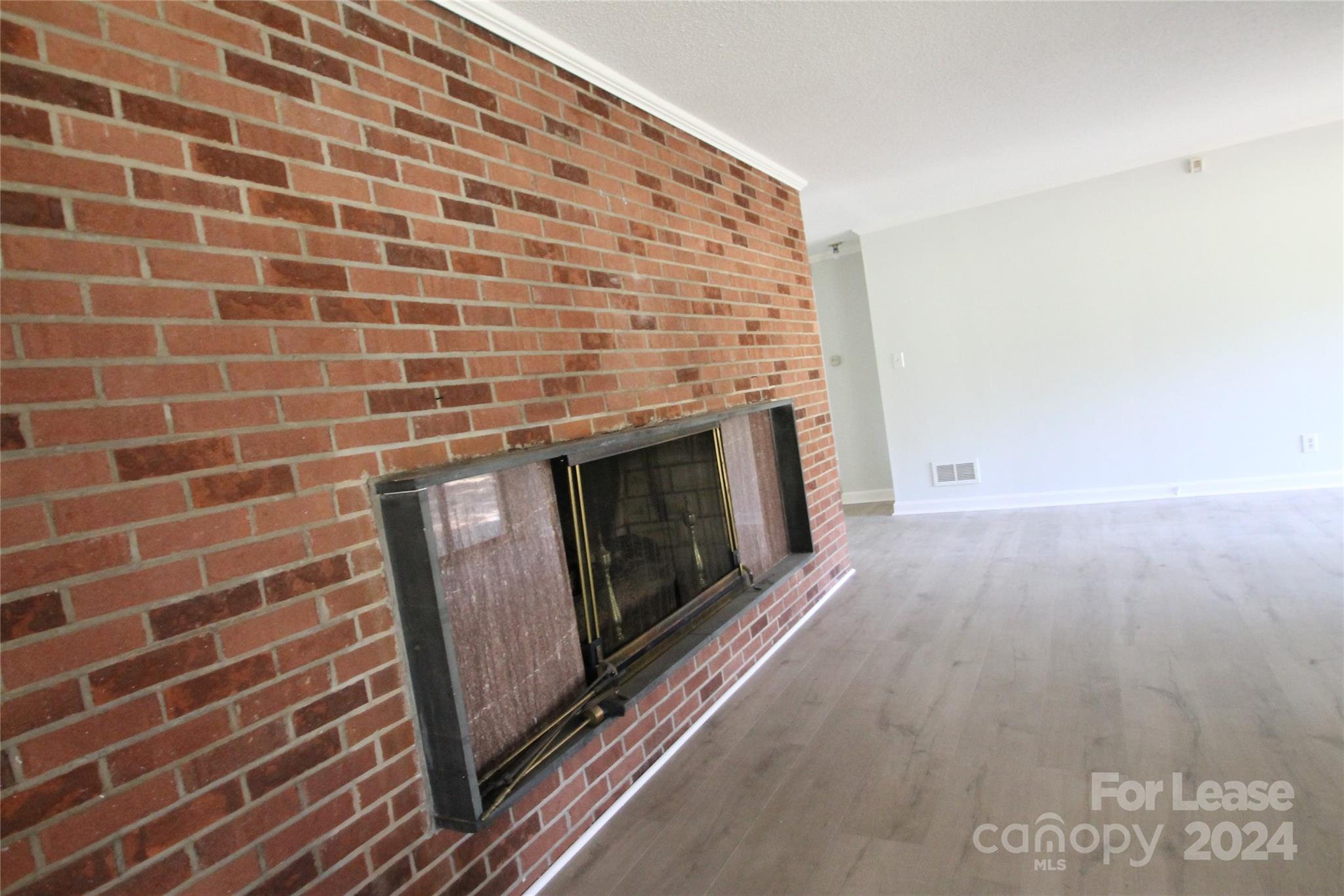 Country Club Estates - Residential Lease