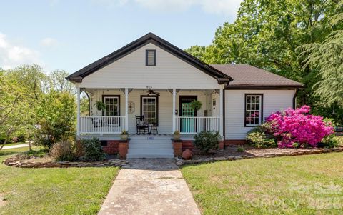 Photo of 905 W Franklin Street, Monroe, NC 28112 (MLS # 4370984)