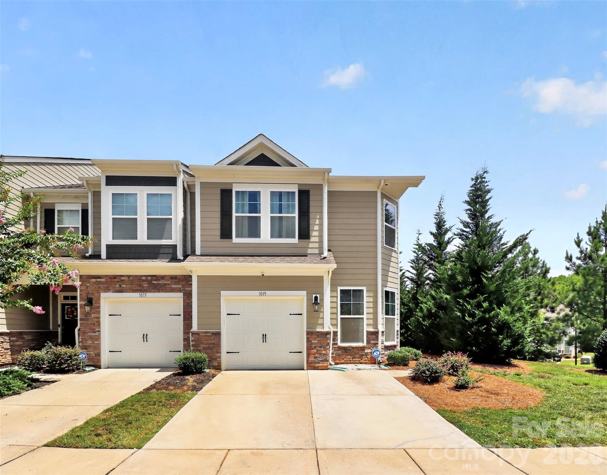 1019 Chicory Trace