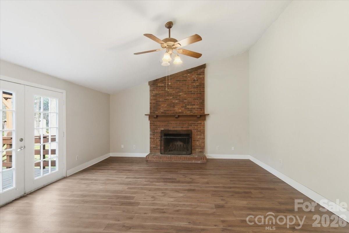 Twelve Oaks - Residential