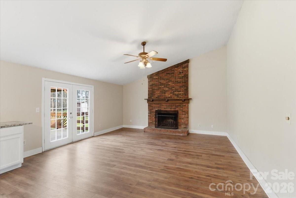 Twelve Oaks - Residential