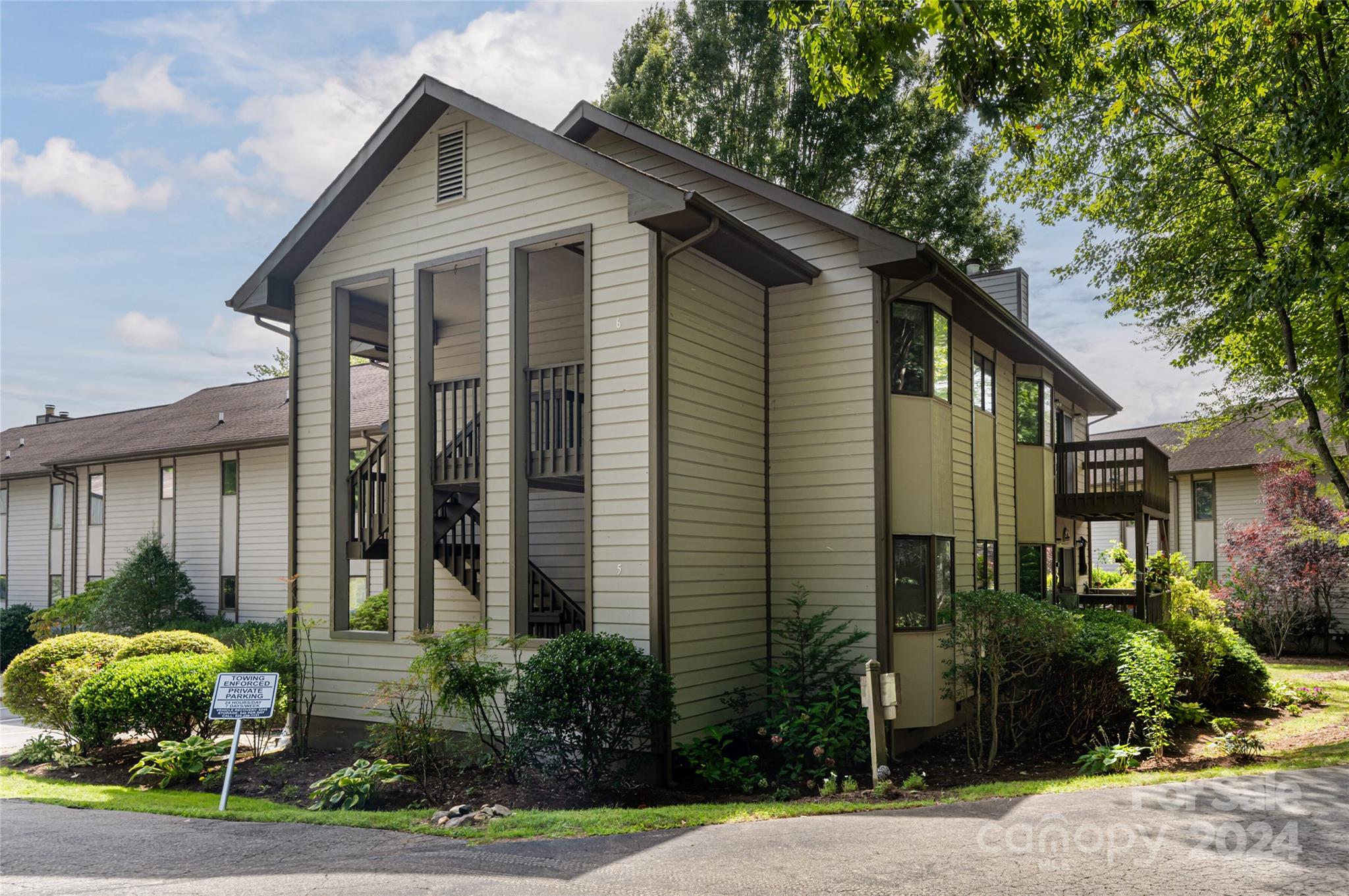 201 Racquet Club Road 6