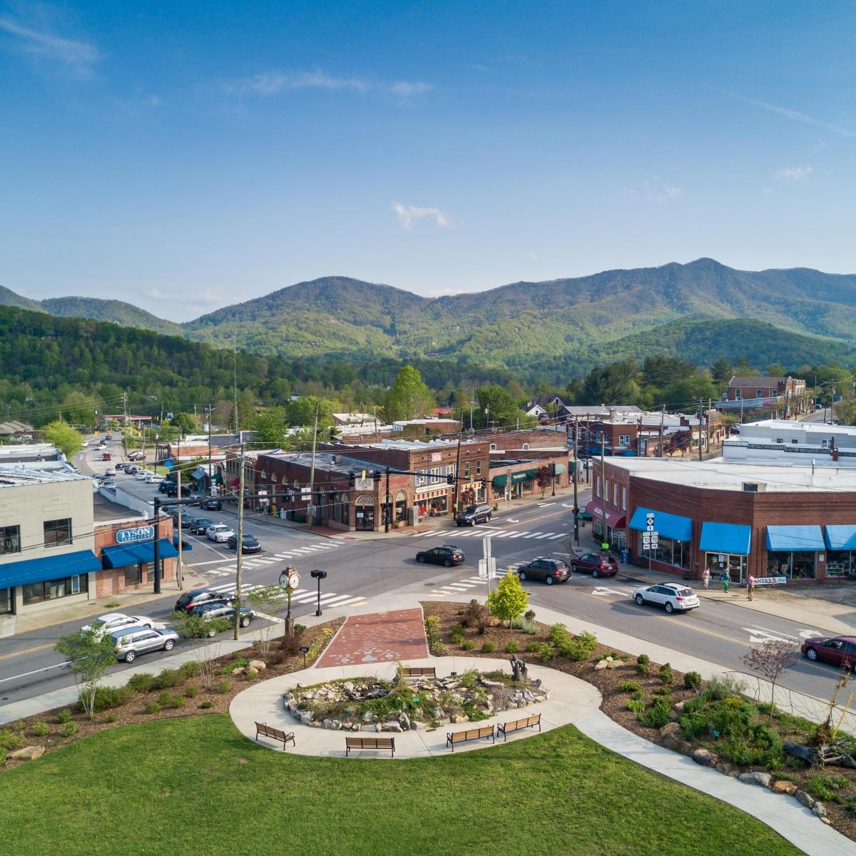 The Settings Of Black Mountain - Land