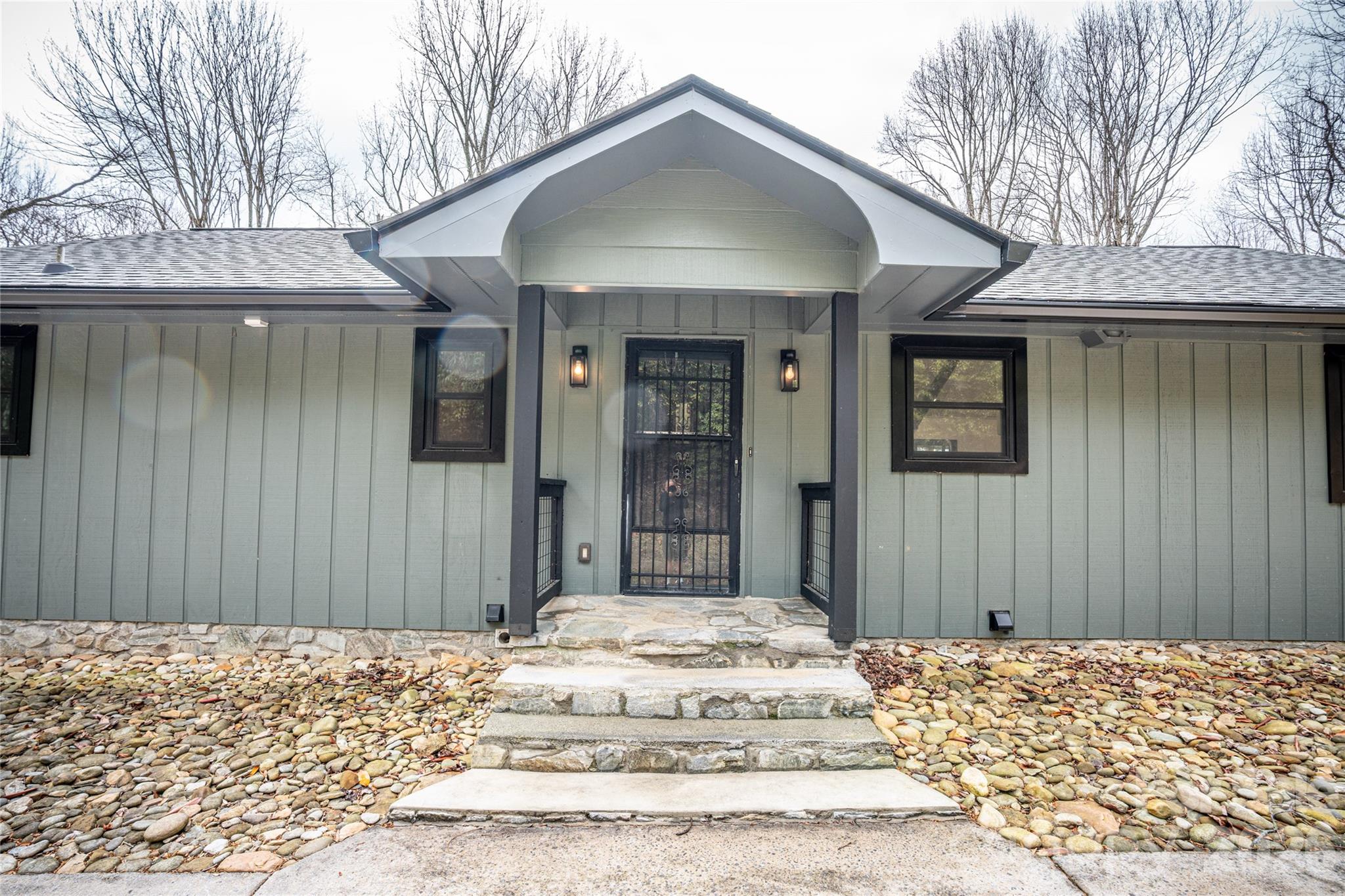 453 Friendly Acres Drive