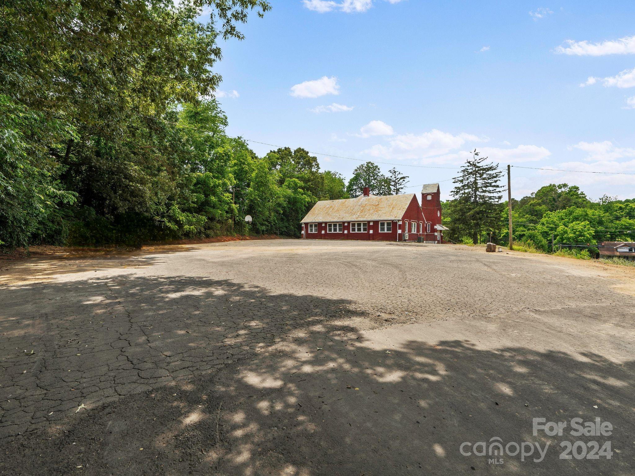2755 New Leicester Highway
