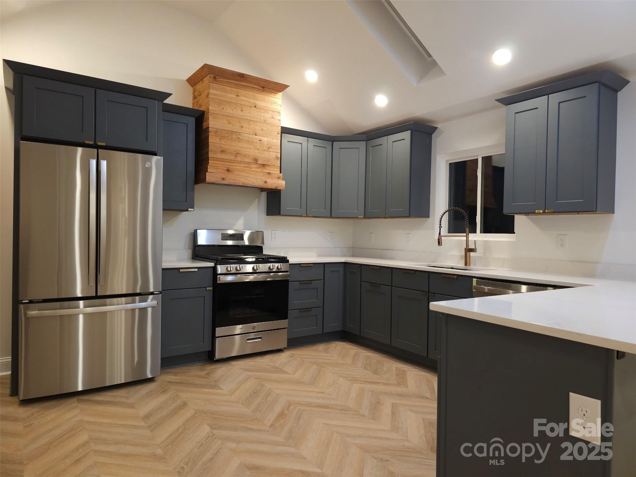 172 Brookwood Avenue NW