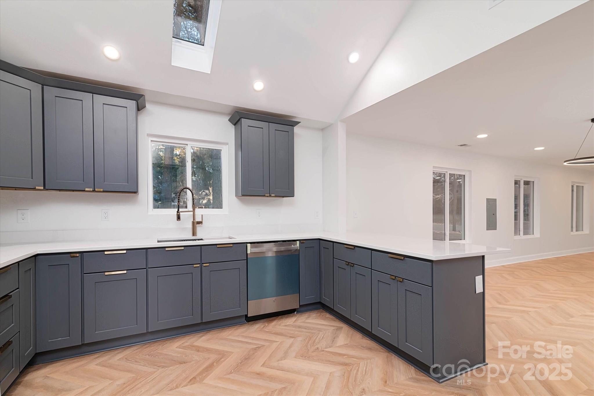 172 Brookwood Avenue NW