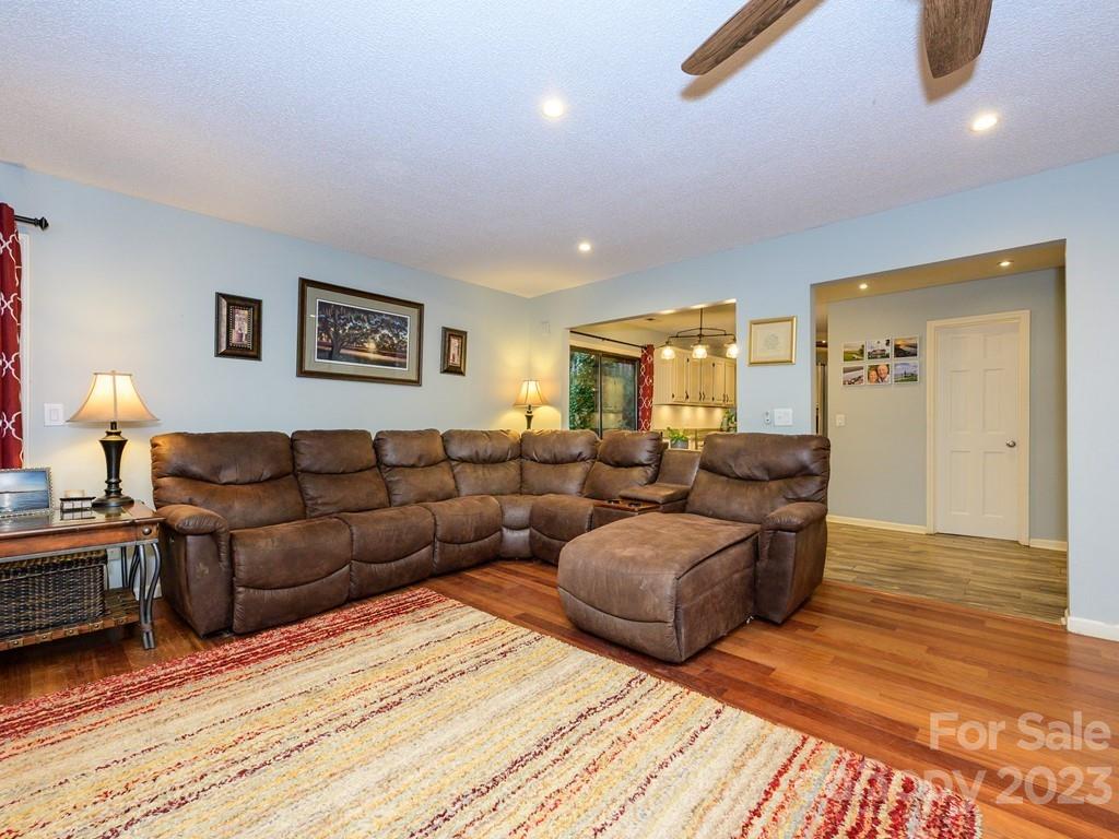 Tega Cay - Residential