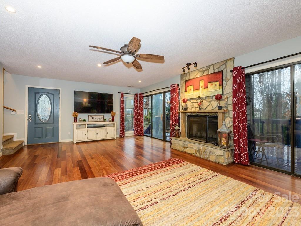 Tega Cay - Residential