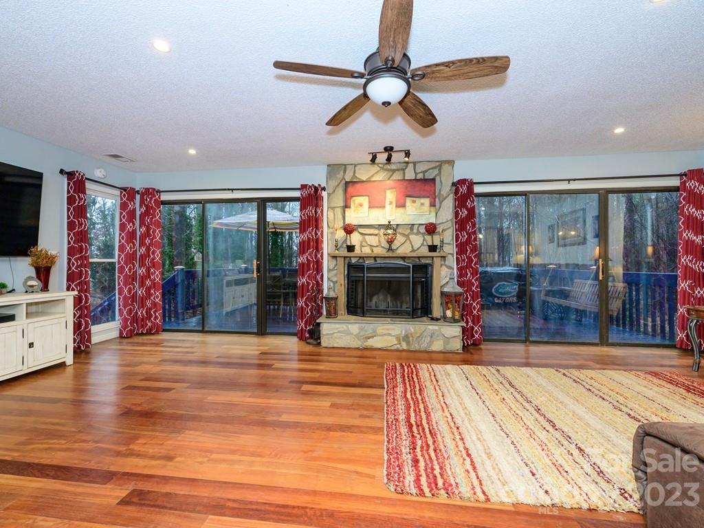 Tega Cay - Residential