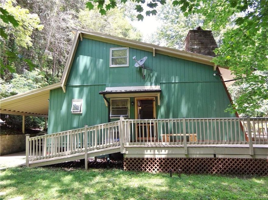 Everything about this property is just right! Private, views, size, condition and location...just to mention a few. Ample space but not too much. Views but not high up. Private but not far out. And close to everything that Western North Carolina has to offer. Book a showing today!