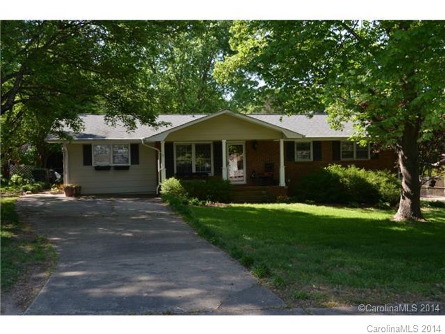 Ready to call home! Spacious ranch with upgrades galore! Beautiful kitchen with custom cabinets & stainless appliances, hardwood floors, fenced yard! All this home needs is you! Seller is including home warranty! Convenient location! Closes to schools, shopping, and interstate access!