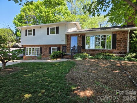Photo of 2309 24th Avenue NE, Hickory, NC 28601 (MLS # 4372707)