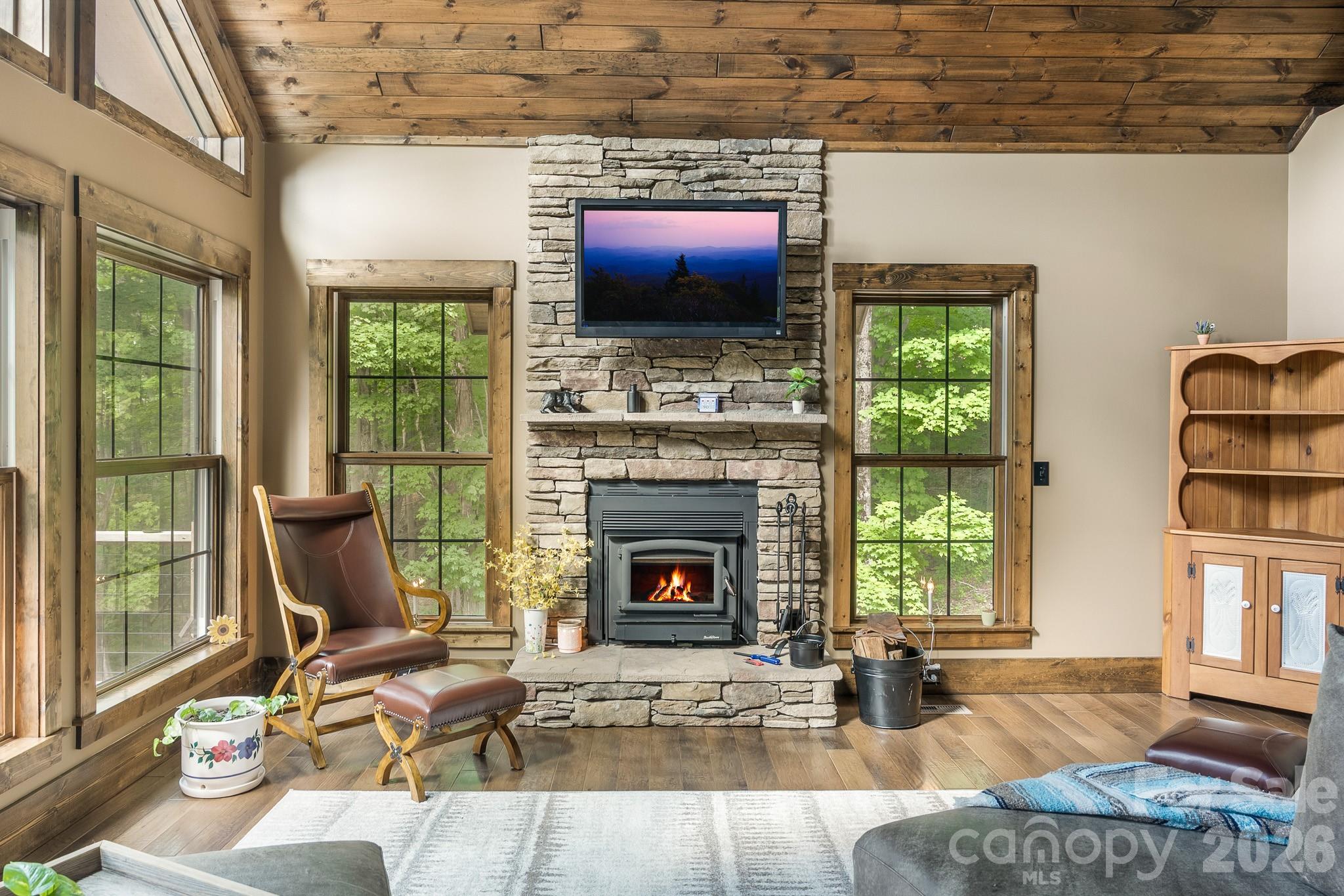 1009 Larkspur Trail