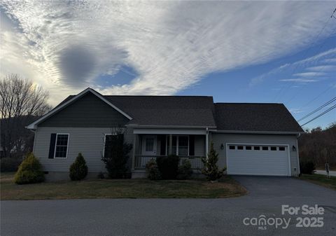 18 Trillium Meadows Lane Hendersonville NC 28792