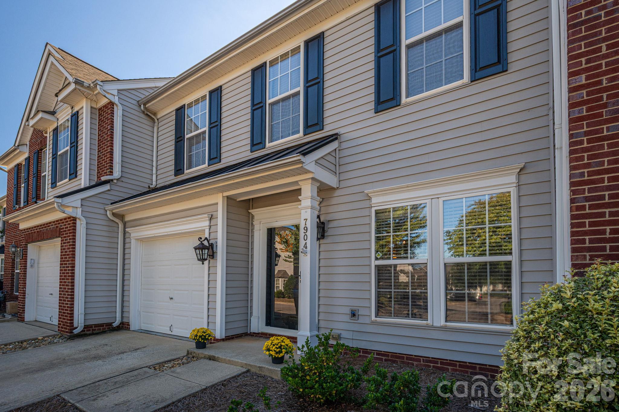 7904 Mariners Pointe Circle
