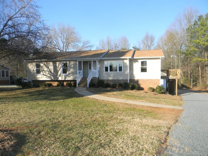 Completely renovated! All new appliances! Deck is brand new as well as vinyl siding. Kitchen and bathrooms have been completely remodeled. Huge lot!