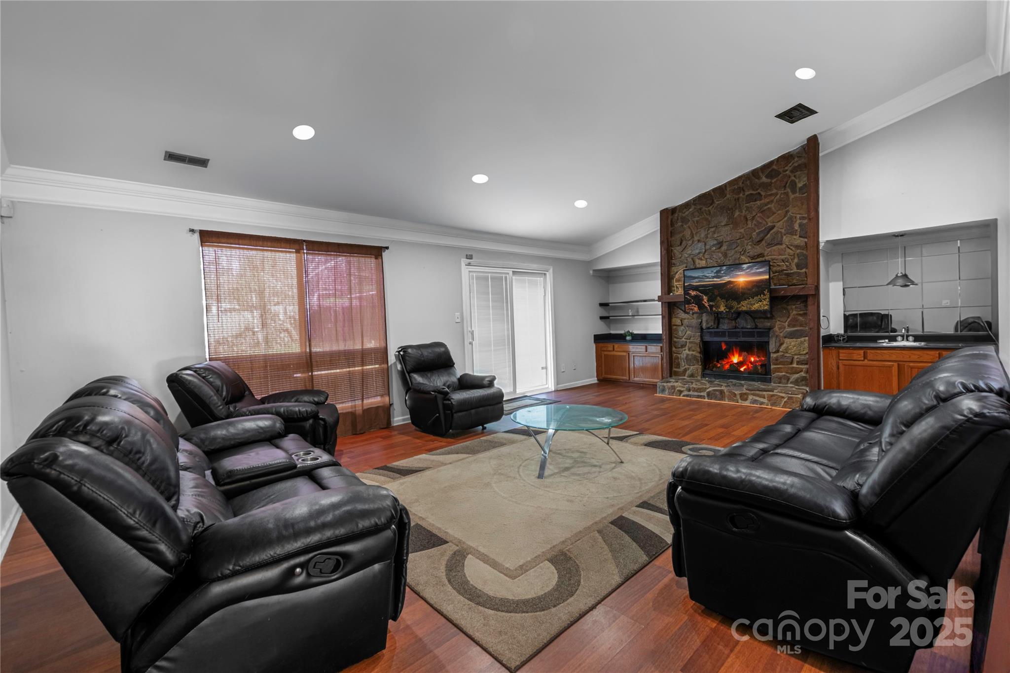 4715 Cricklewood Lane
