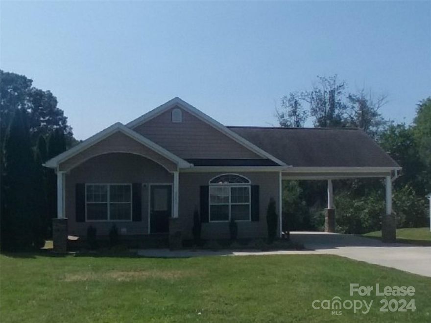 Take a look at this beautiful home featuring 3 bedrooms, 2.0 bathrooms, and approximately 1,260 square feet. Enjoy the freedom of a virtually maintenance free lifestyle while residing in a great community.