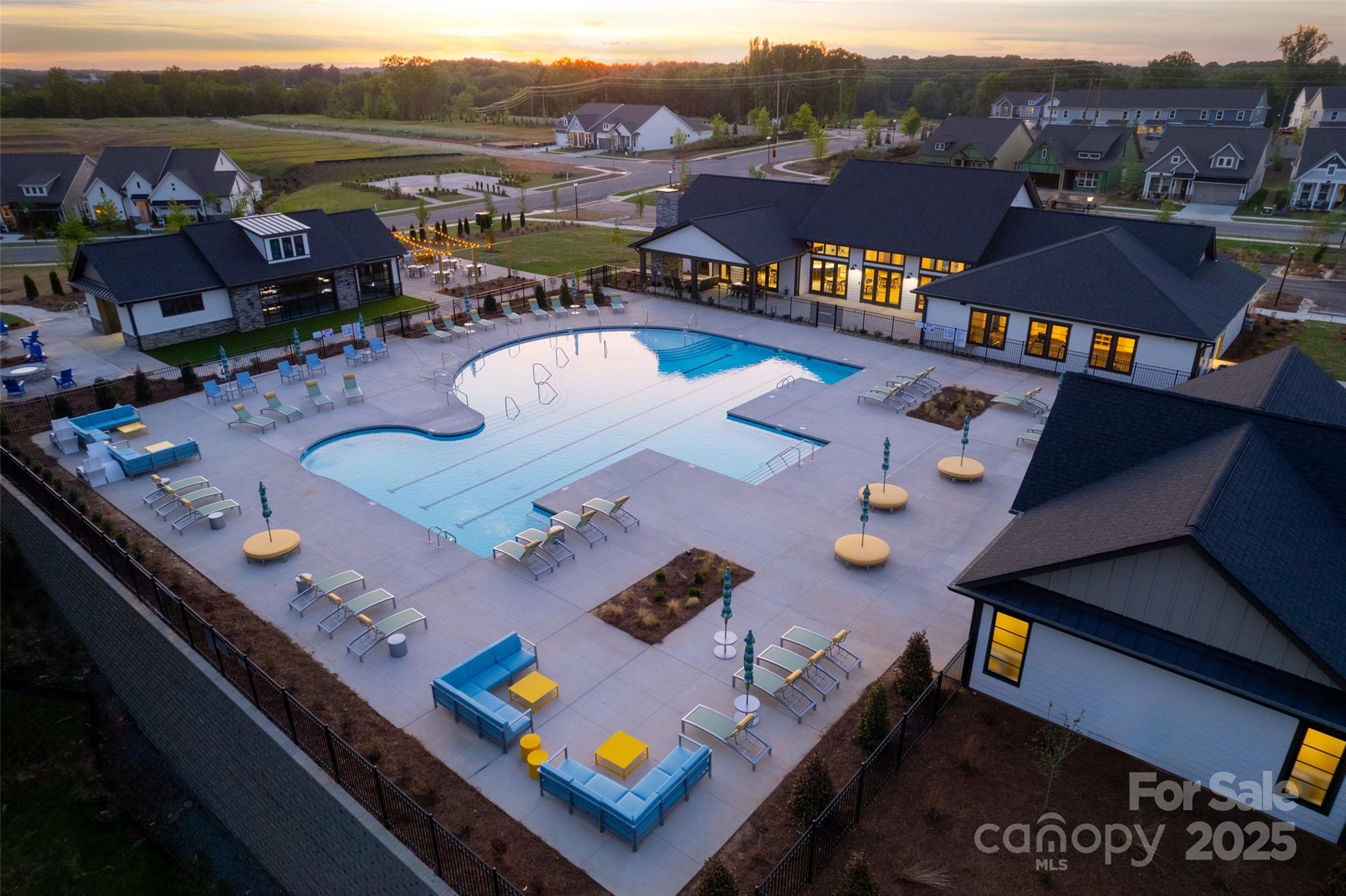Encore At Streamside - Residential