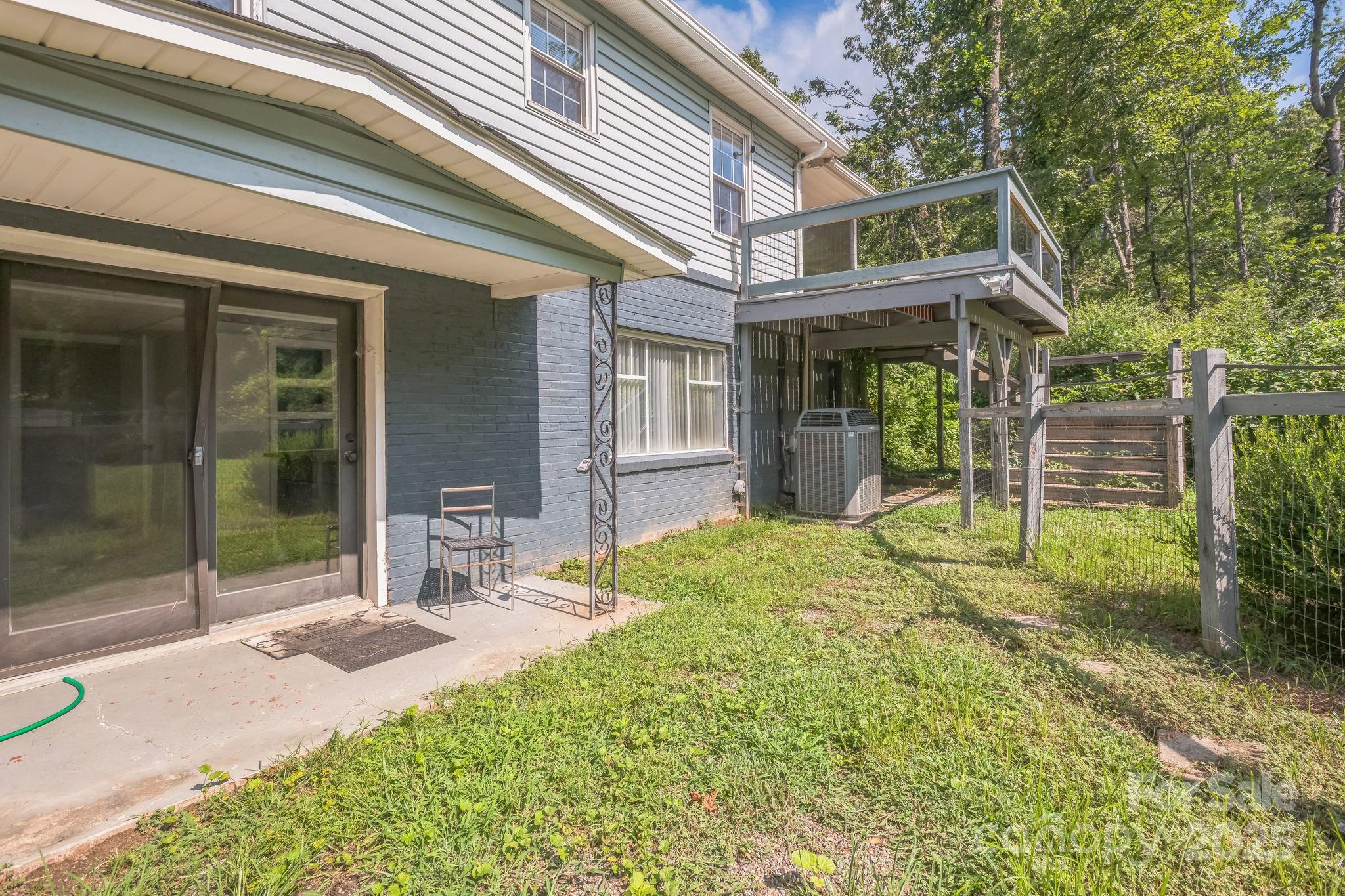 379 N Louisiana Avenue