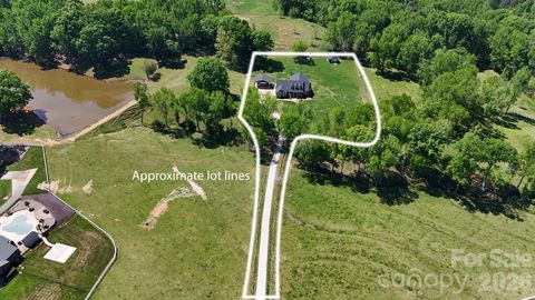 Photo of 165 Lewis Farm Road, Bessemer City, NC 28016 (MLS # 4372018)