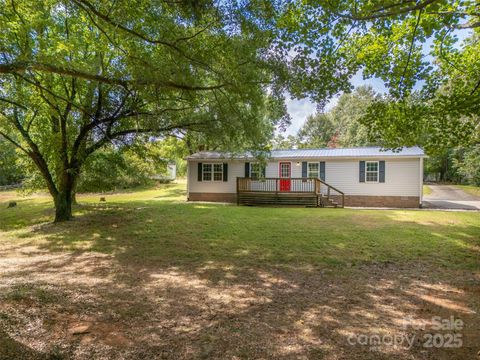118 Aiken Street Forest City NC 28043