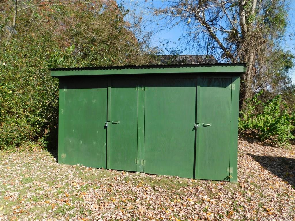 Holly Tree - Residential