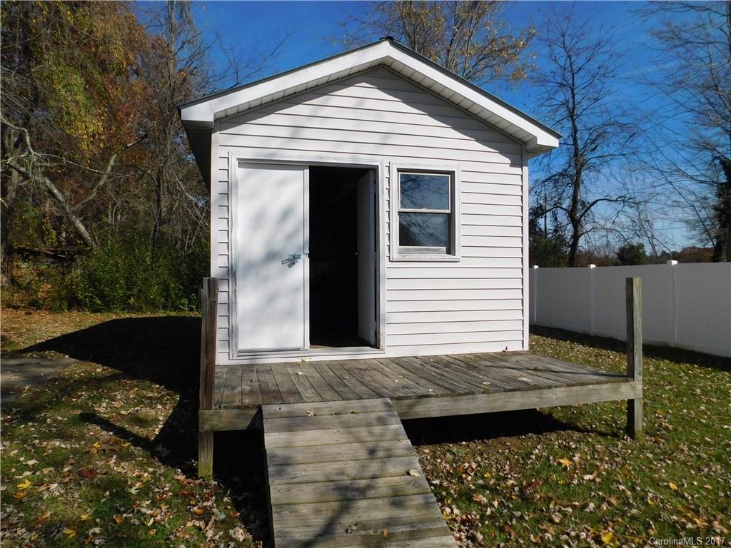 Holly Tree - Residential