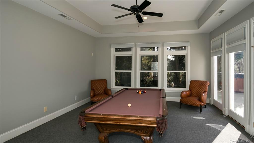 The Peninsula - Residential