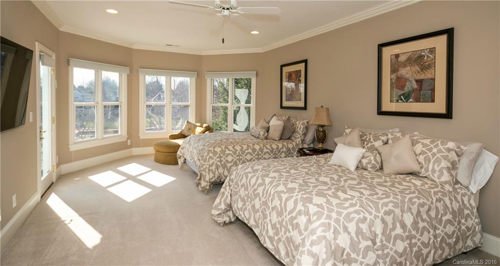 The Peninsula - Residential