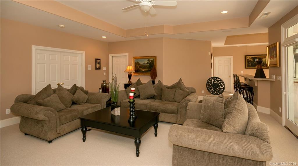 The Peninsula - Residential