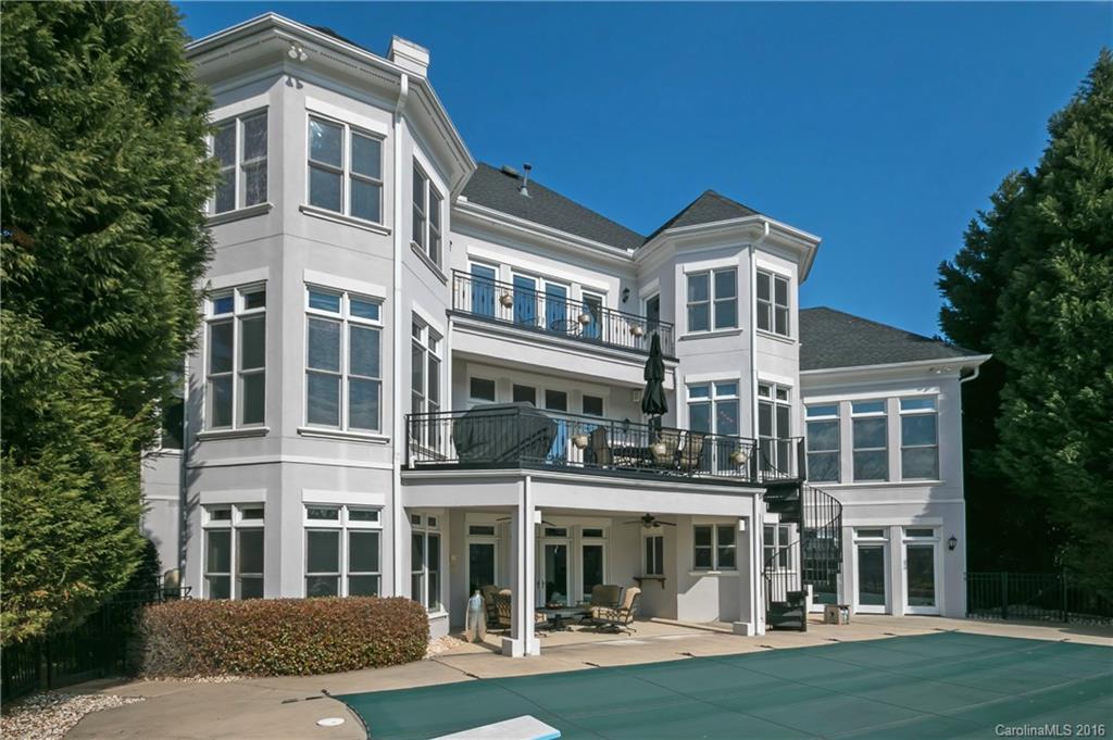 The Peninsula - Residential