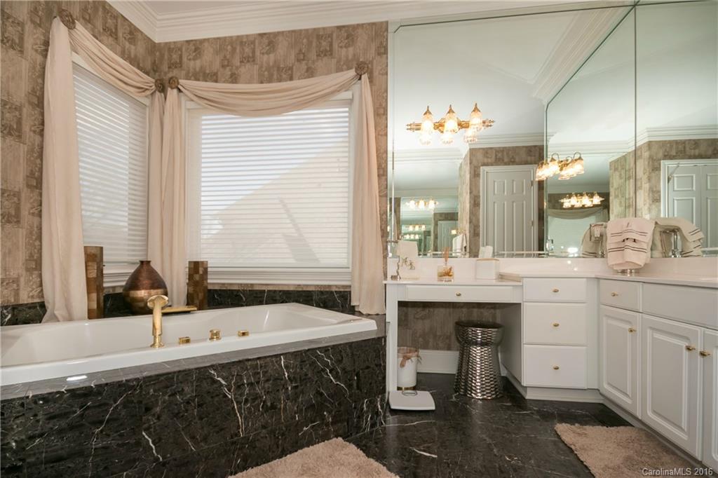 The Peninsula - Residential