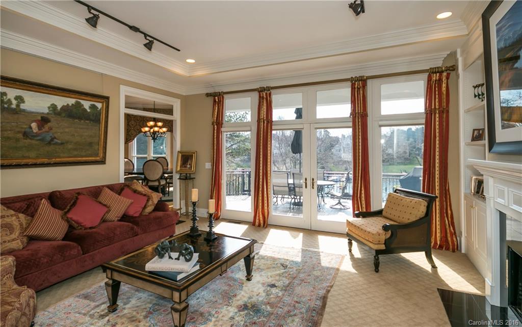 The Peninsula - Residential