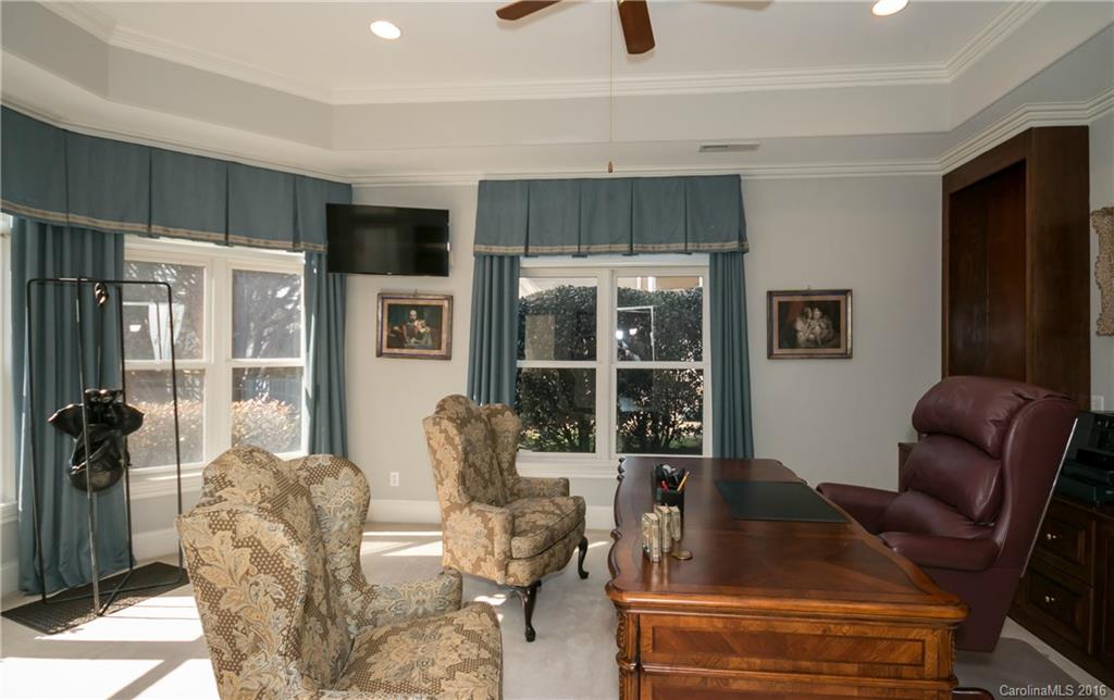 The Peninsula - Residential