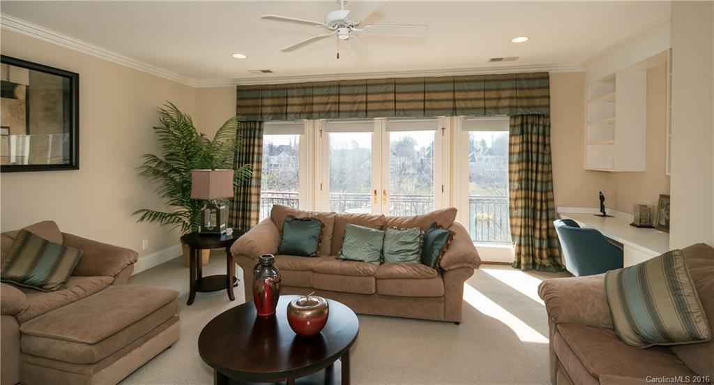 The Peninsula - Residential