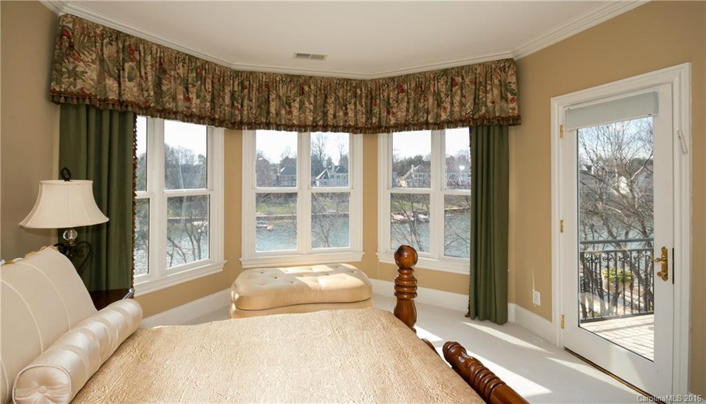 The Peninsula - Residential