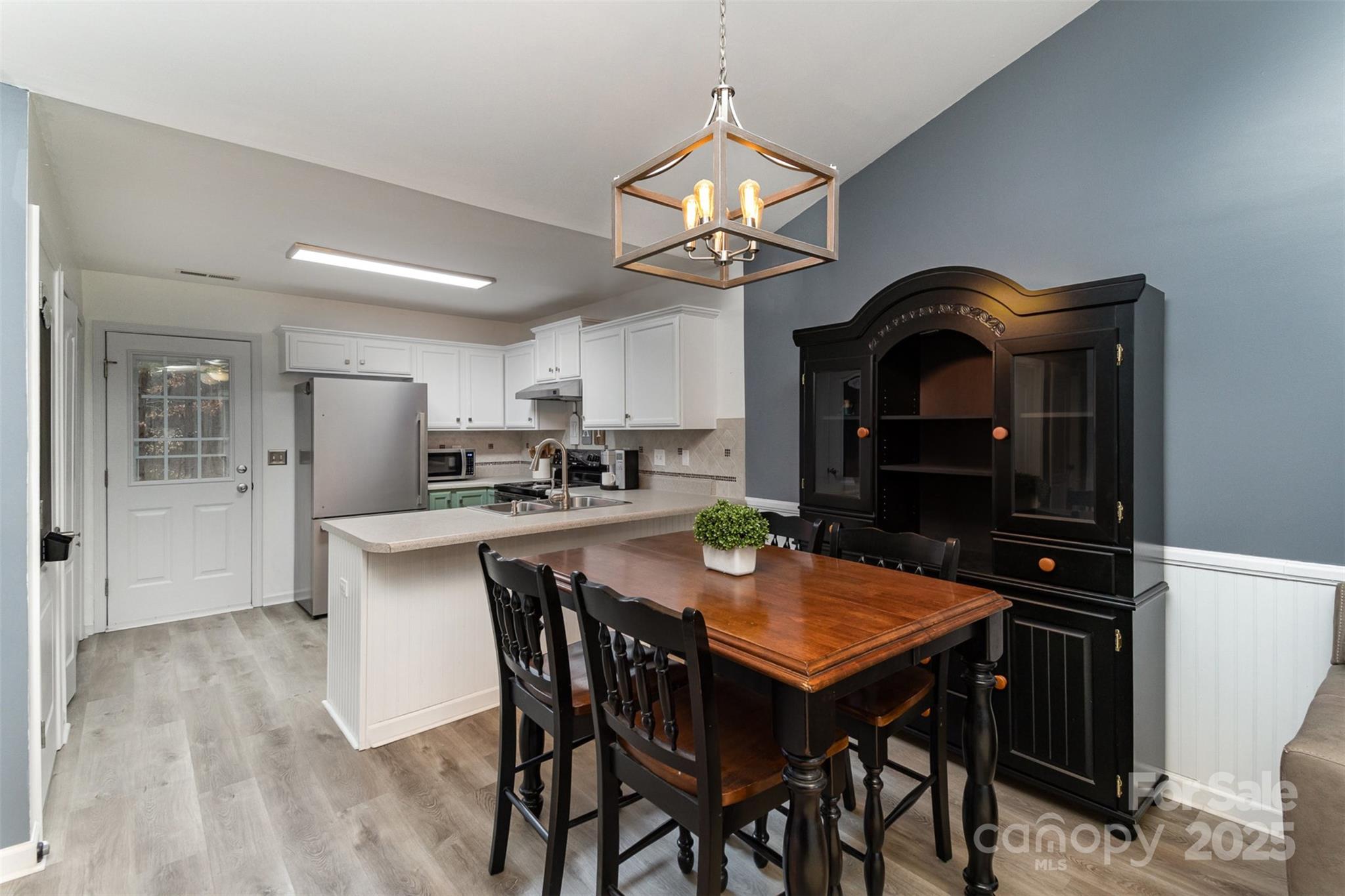 Avery Lake - Residential