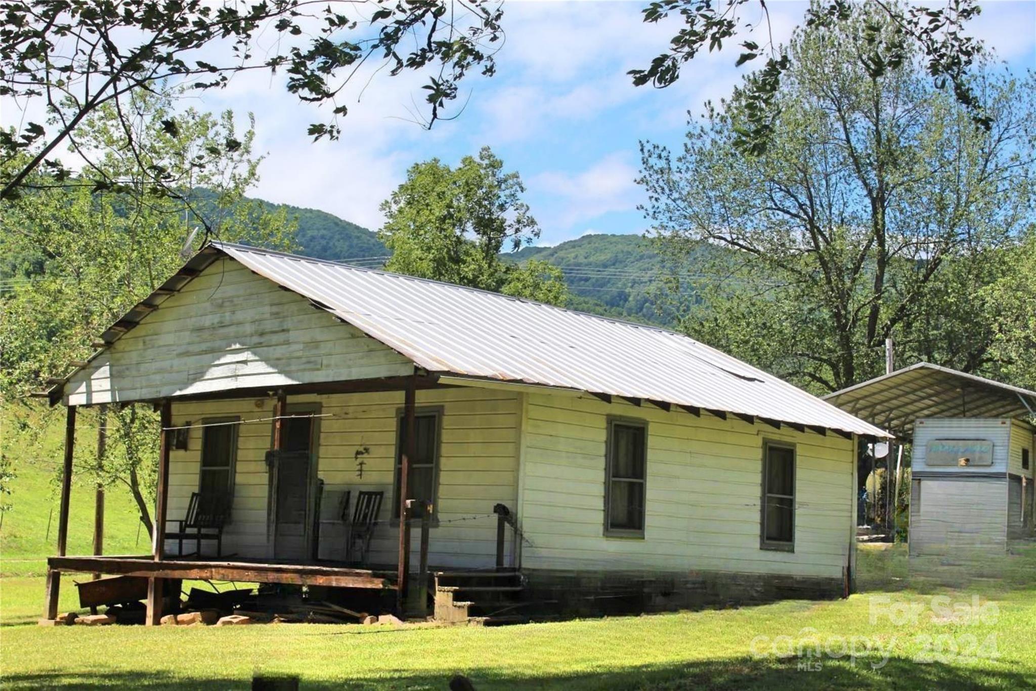 48 Grady Lane