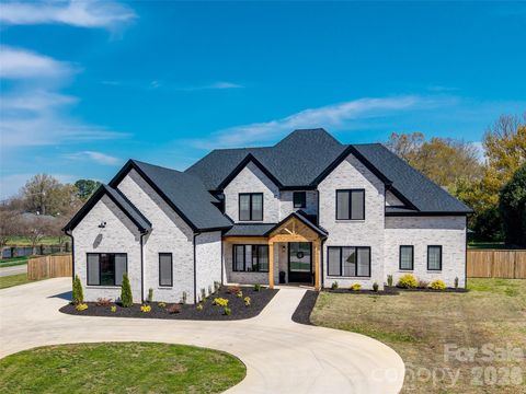 Photo of 3922 Karrington Place, Monroe, NC 28110 (MLS # 4360074)