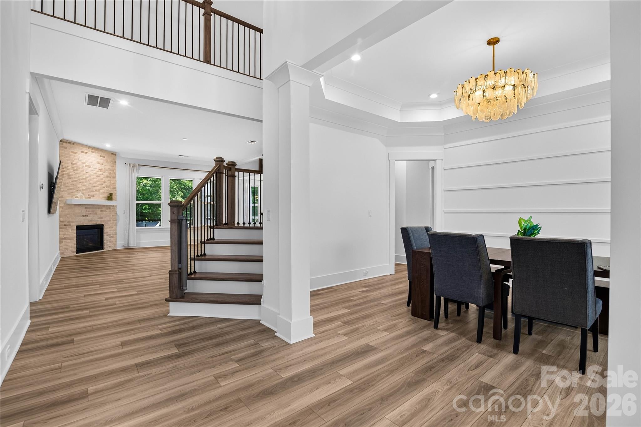 1216 Glade Arch Lane