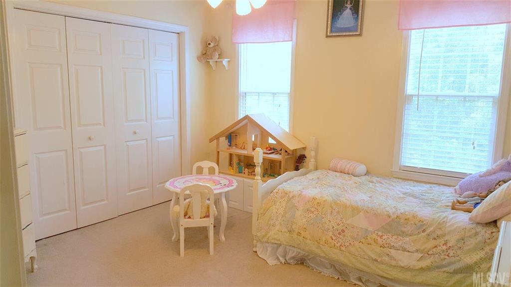 Hickory Woods - Residential